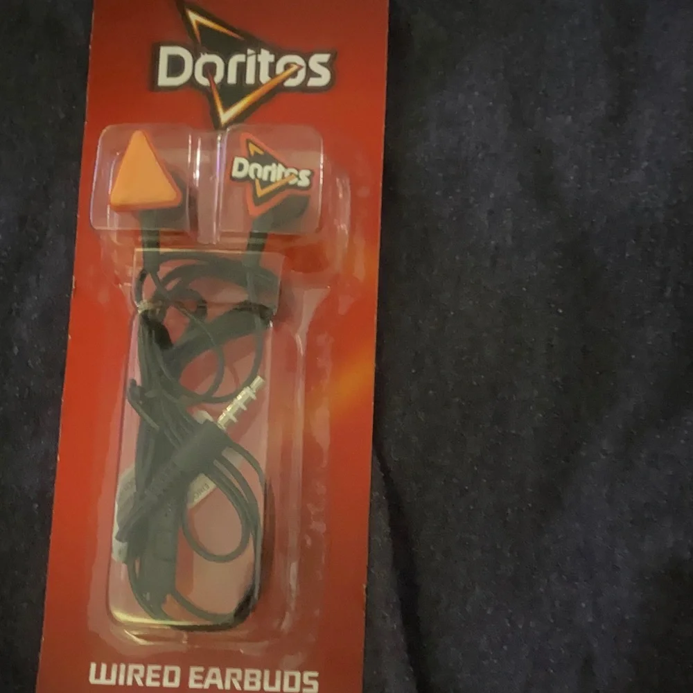 Doritos Branded Triangle Wired Earbuds - Orange & Black